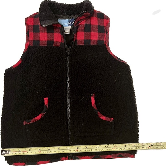 Good Lad 4T/5T Buffalo Plaid Vest Rugged charm for your little trendsetter!🍂👦 - Picture 6 of 10